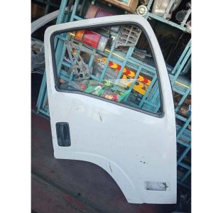 Isuzu NQR new model manual door